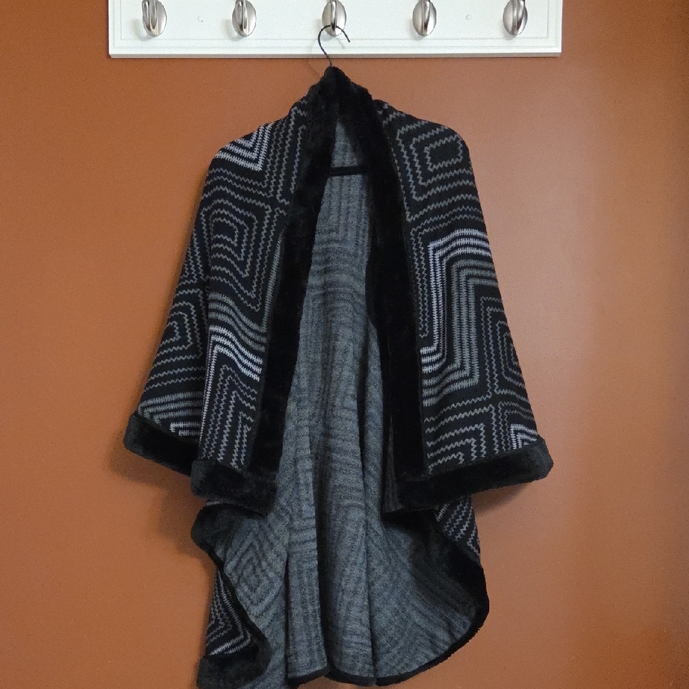 Garage Black and Gray Patterned Women's Poncho